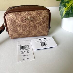 Coach Signature Canvas Wristlet. Brand New. Authentic